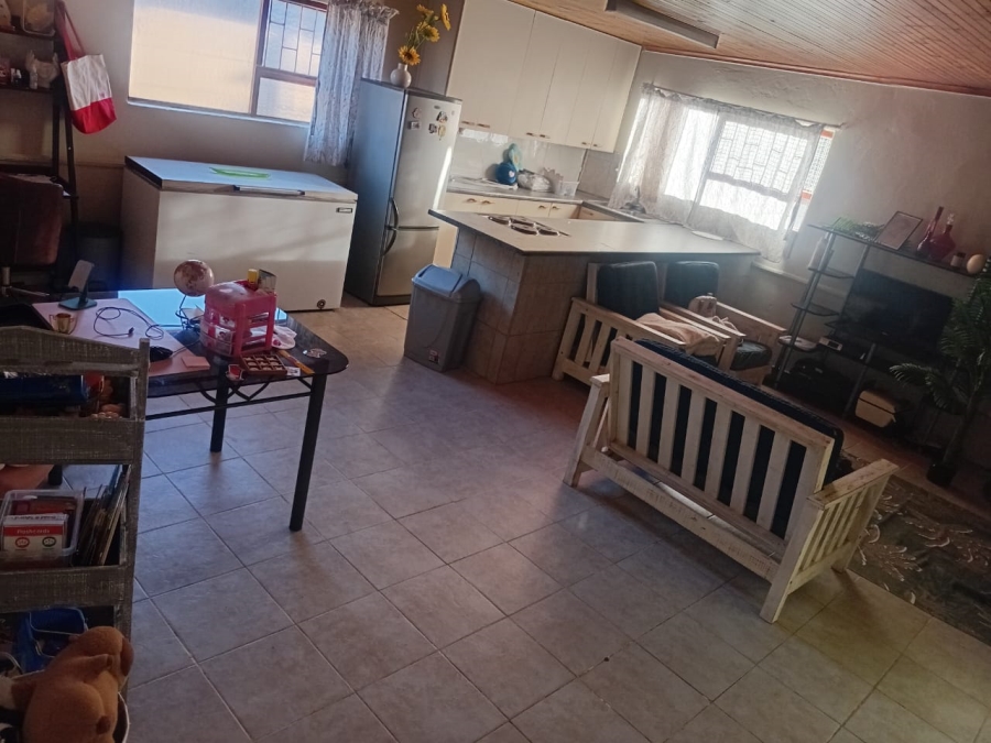 6 Bedroom Property for Sale in Heiderand Western Cape